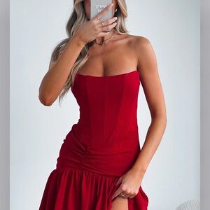 Elegant Red Strapless Dress